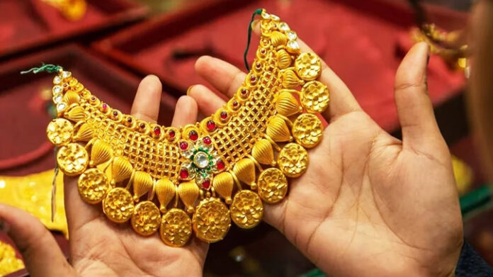 দুই দফা বাড়ার পর কমেছে সোনার দাম
