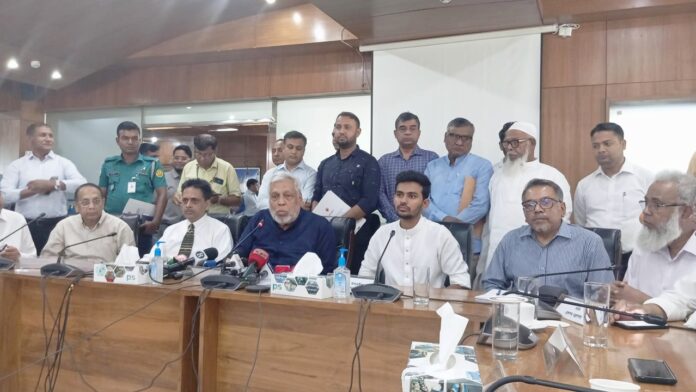 সড়কে বসানো যাবে না কোরবানির পশুর হাট: উপদেষ্টা
