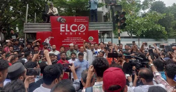 দাবি আদায় না হওয়া পর্যন্ত জবি শাটডাউন ঘোষণা
