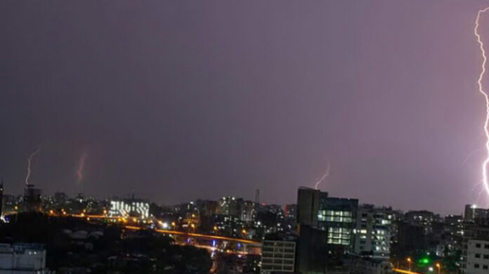 ঢাকাসহ ১১ জেলায় বজ্রপাতের সতর্কতা