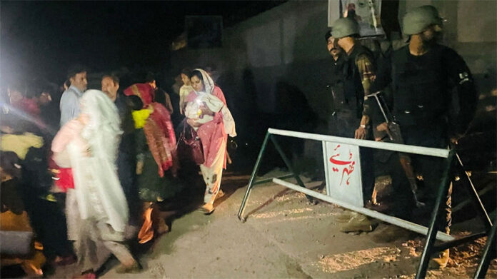 ভারতের ক্ষেপণাস্ত্র হামলায় পাকিস্তানে নিহত বেড়ে ২৬