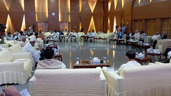 ঐকমত্য কমিশনের সঙ্গে রাজনৈতিক দলের দ্বিতীয় দফার সপ্তম দিনের বৈঠক শুরু
