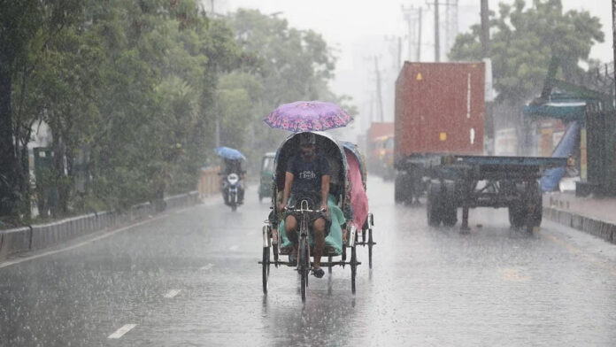 সন্ধ্যার মধ্যে ৩ বিভাগে ভারি বর্ষণের আভাস