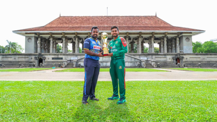 টস হেরে বোলিংয়ে বাংলাদেশ