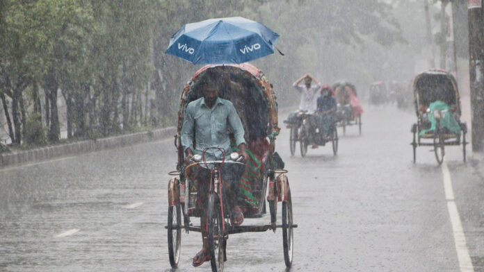 সাত অঞ্চলে ৬০ কিমি বেগে বজ্রবৃষ্টির আভাস