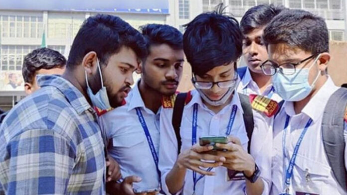 এসএসসির ফল প্রকাশ আজ, জানবেন যেভাবে