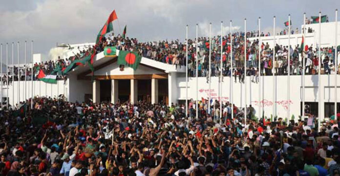 ৫ আগস্ট/৩৬ জুলাই : ছাত্র-জনতার গণঅভ্যুত্থানে শেখ হাসিনার পলায়ন